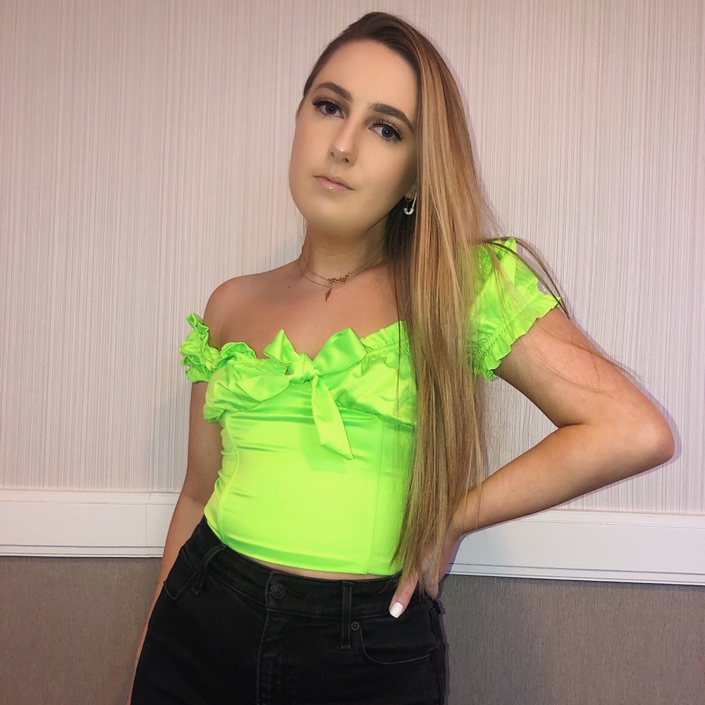Meet your Posher, Caitlin